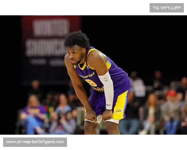 从状元到NBA：克莱与布朗尼的挑战，谁能继承父辈的辉煌？(克莱尔·布朗)