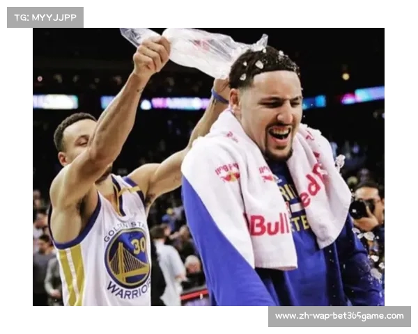 克莱低谷再现:连续失误送对手胜利,愤怒脱衣离场未洗澡 克莱低谷再现:连续失误送对手胜利,愤怒脱衣离场未洗澡