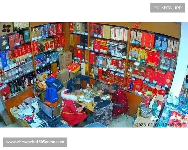 单亲妈妈因女儿夜不归宿引发争执 将物品从扔下获刑